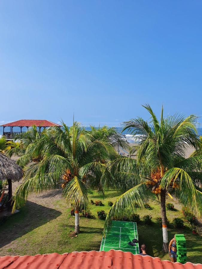 Surfing Turtle Lodge Poneloya Buitenkant foto