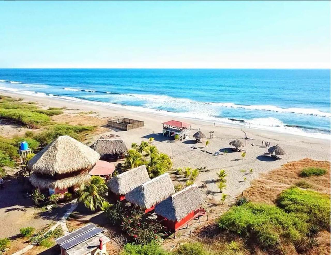 Surfing Turtle Lodge Poneloya Buitenkant foto